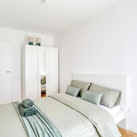 Sweet Apartment *